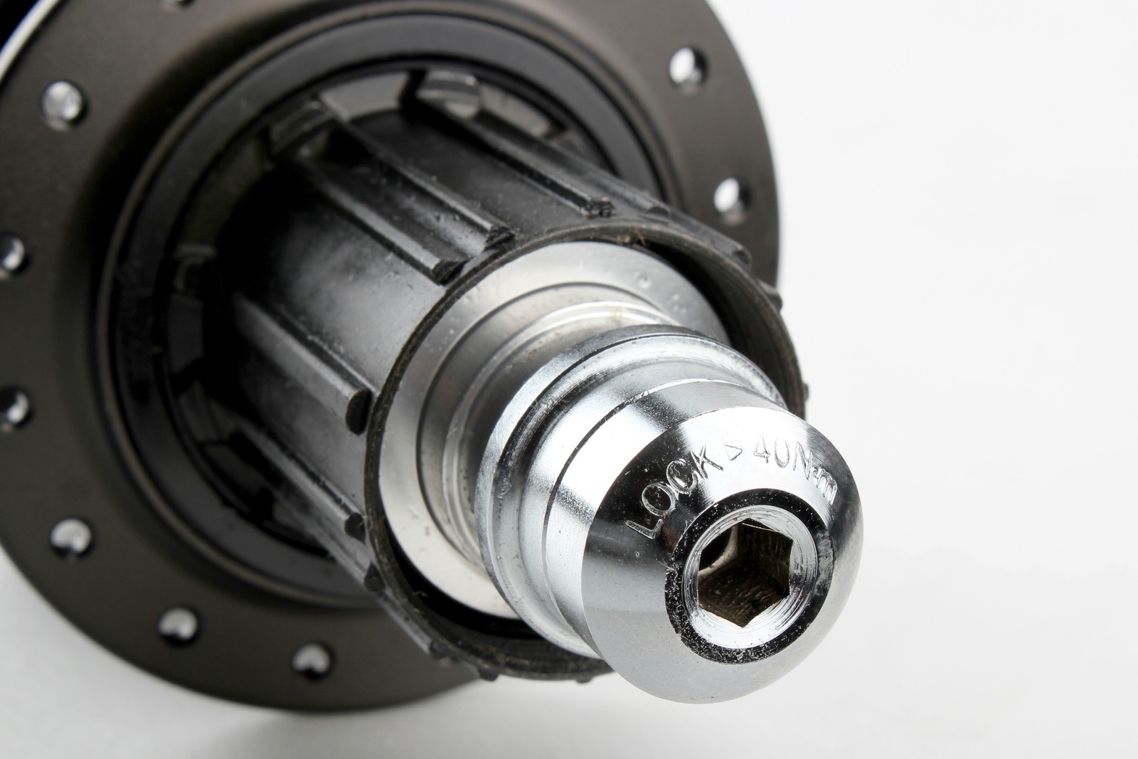 NOS Shimano Saint FH-M800 Rear Hub 32H 135x10mm w/ Axle Downhill MTB
