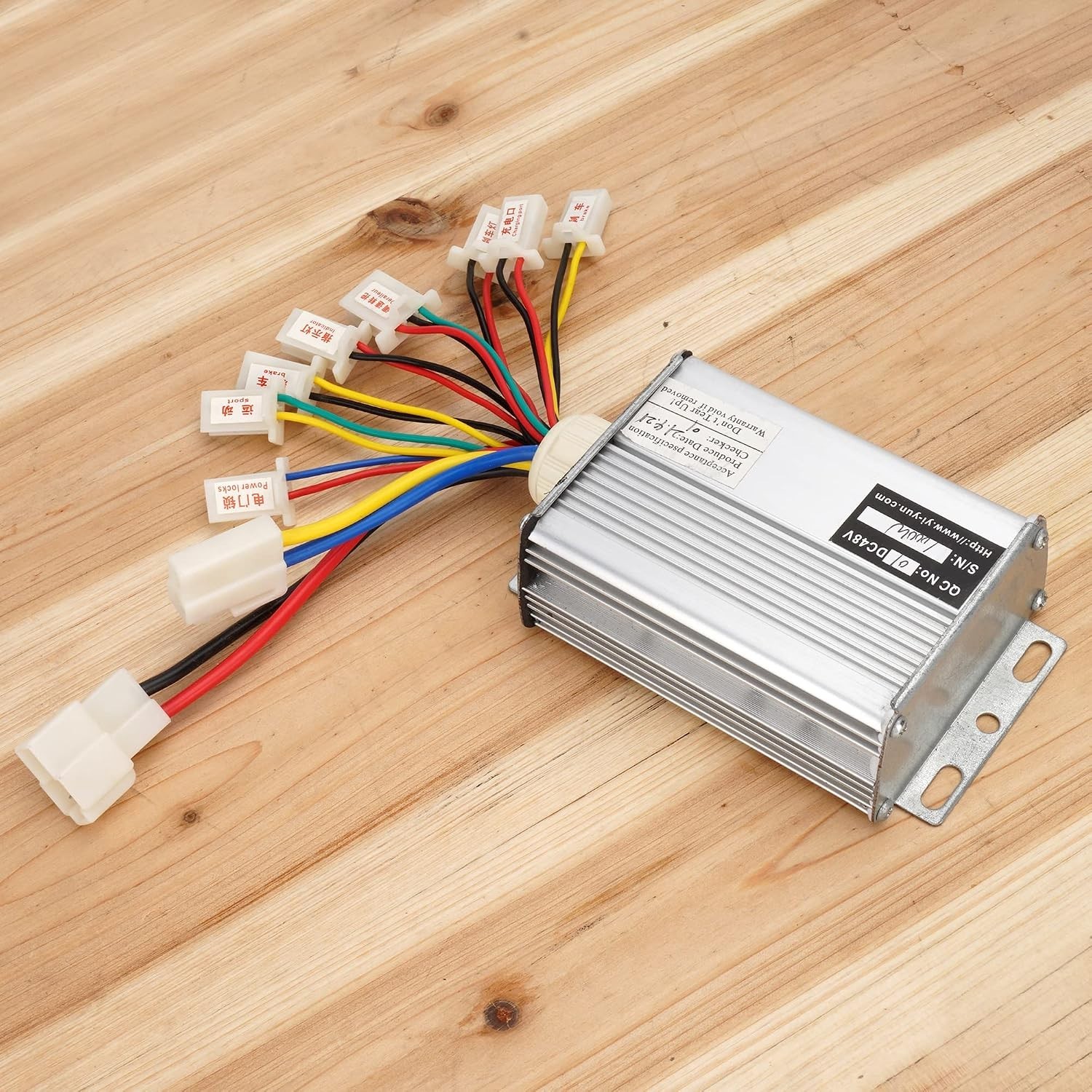 Brushed Motor Controller 48V 1000W with White Battery Connection for Scooters