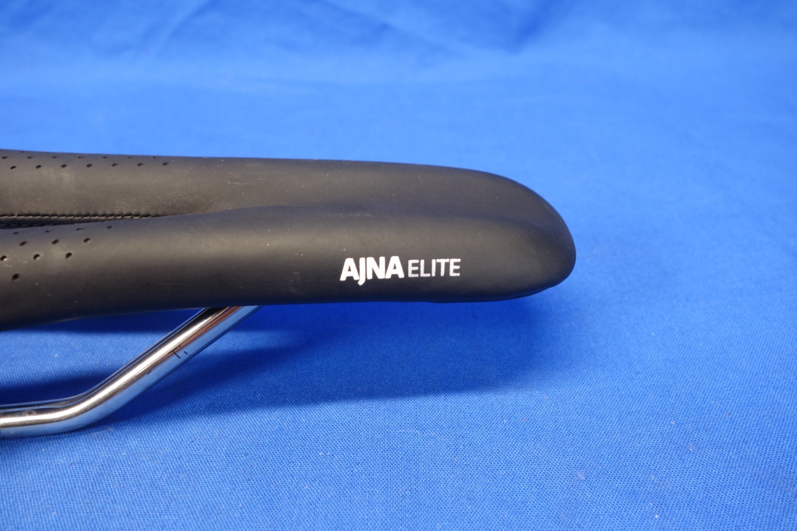 Bontrager Ajna Elite Womens 145mm Width Bike Saddle, Seat, Titanium Ti Rails