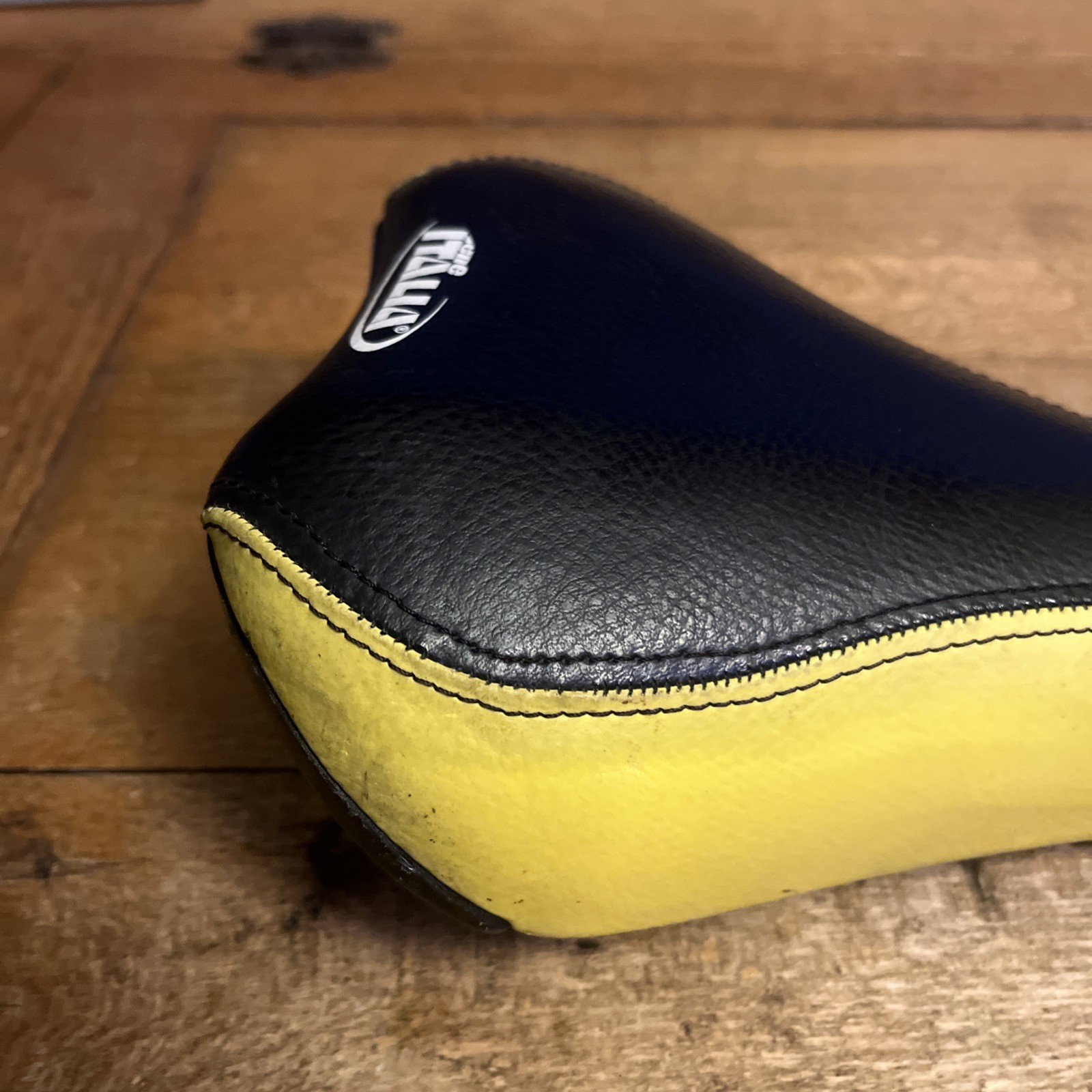 Vintage Selle Italia XO Black And Yellow Saddle 268 mm Length 138 mm Wide Italy