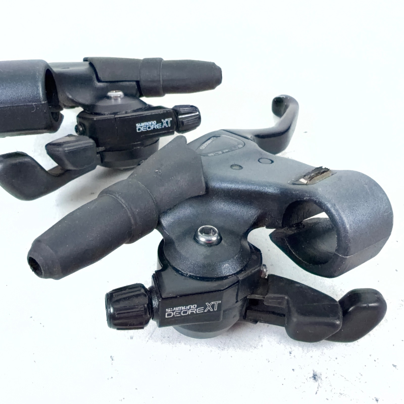Shimano Deore XT ST-M092 Brake Lever & Shifters 3 x 7 speed Vintage Black Ø22.2