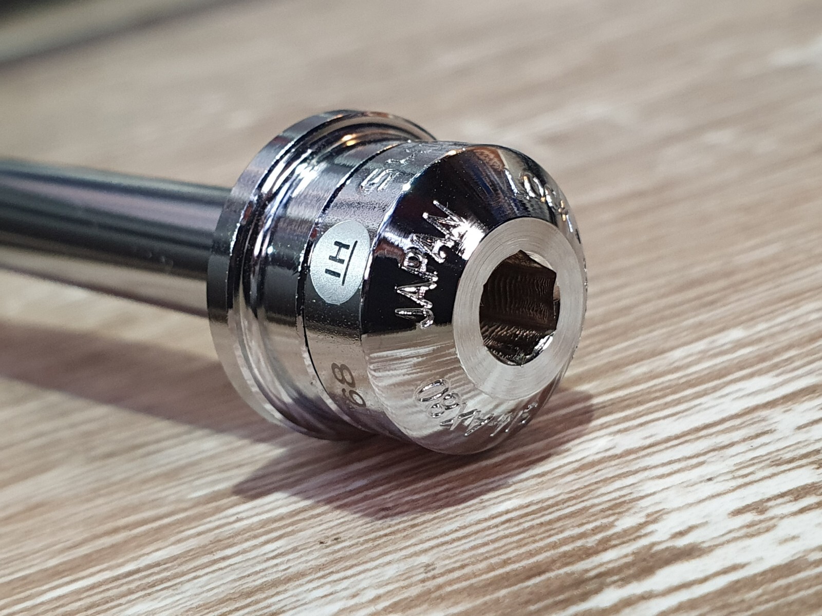 Shimano Saint SM-AX80 Rear Thru Axle FH-M810 / M10 x 168mm (O.L.D: 135mm x 10mm)