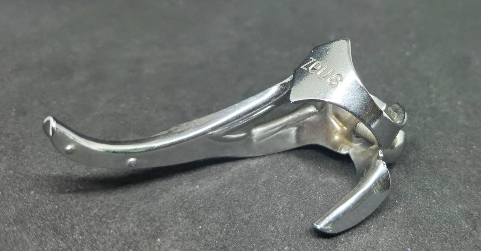 NOS ZEUS DOWN-TUBE CABLE GUIDE FOR DOUBLE