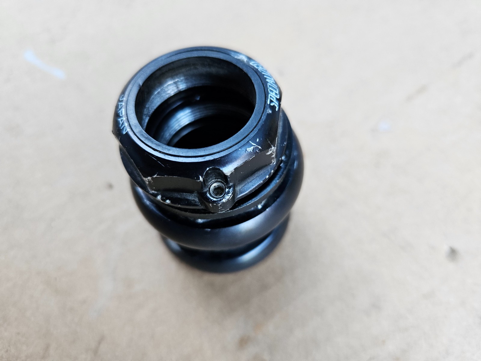 Vintage 90s Specialized 1-1/8″ Threaded Headset Black made in Japan