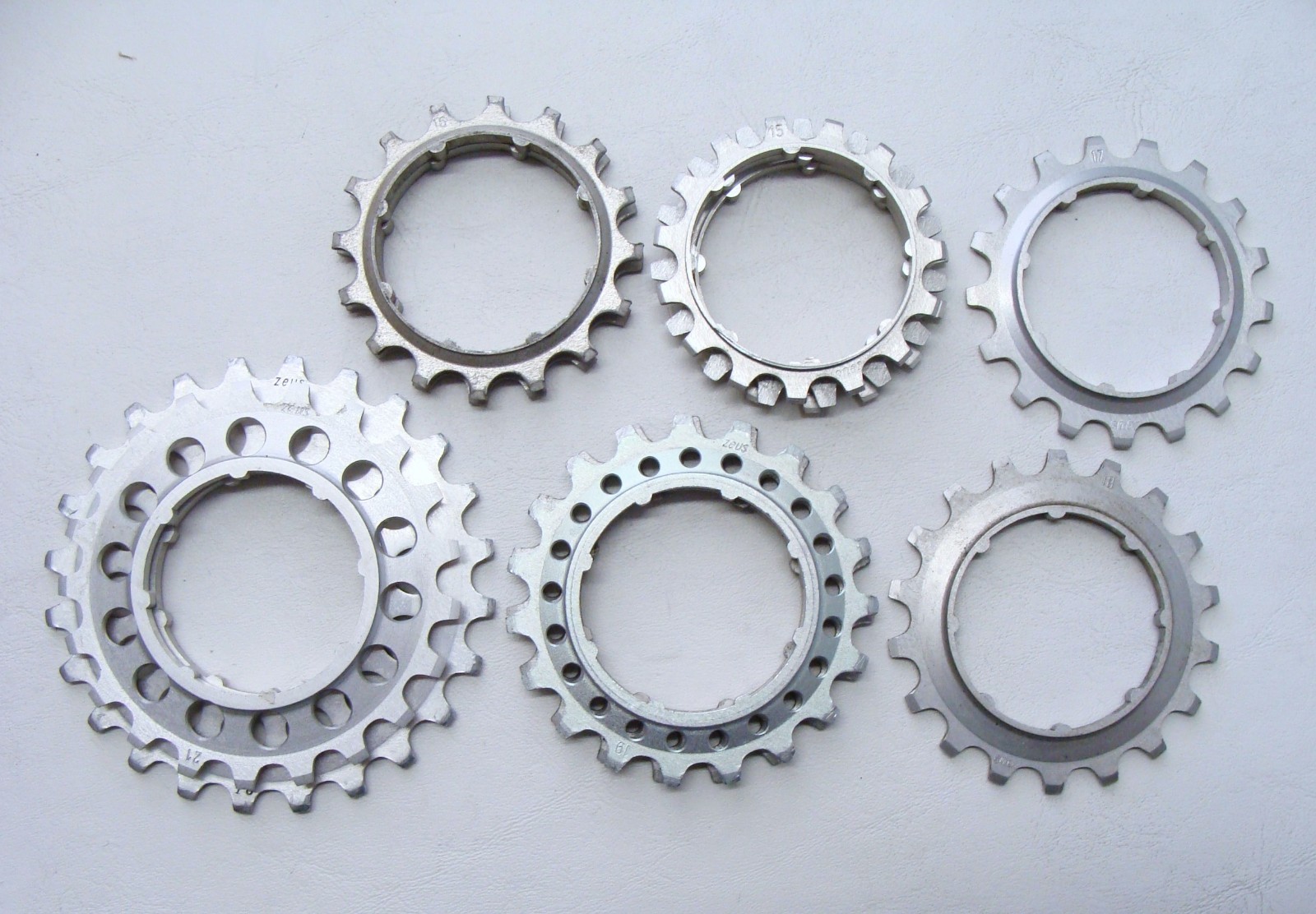 ~ Vintage Lot of ZEUS 2000 Criterium Alloy Freewheel Cogs Silver – VGC ~