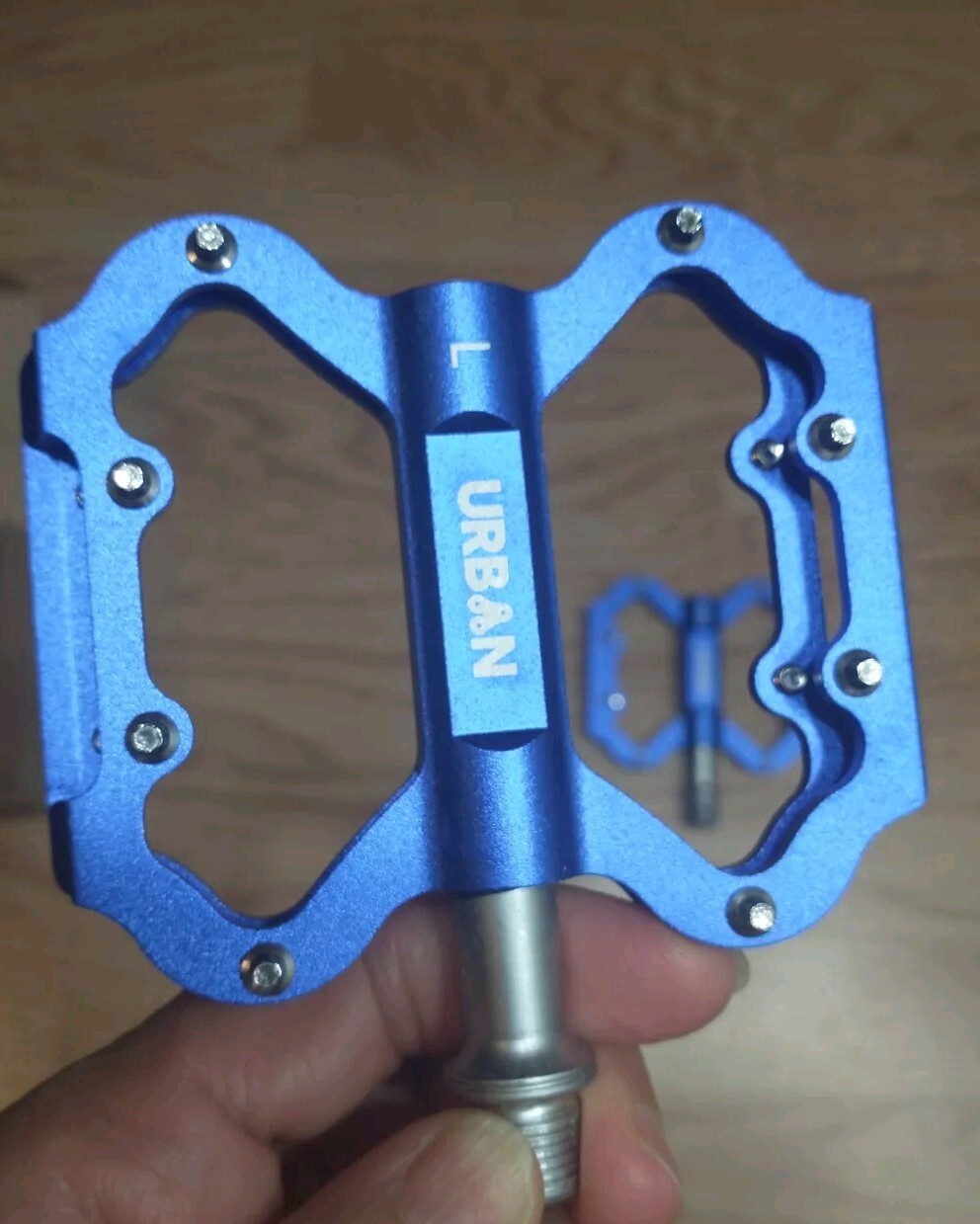 URBAN Cycling Apparel Light Pedals with 16 Hex Pins for Grip, Blue Color