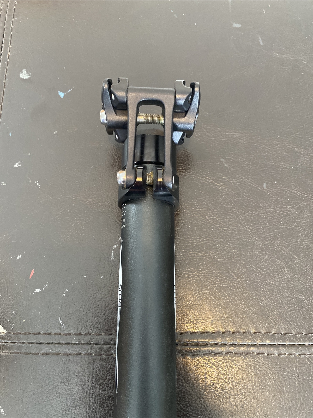 Race Face 30.9x365mm Deus Set Back Seat Post