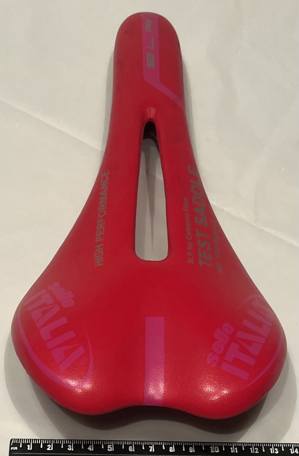 Selle Italia SLR Kit Carbonio Flow TEST Saddle Red Carbon 126g 275mm x 135mm