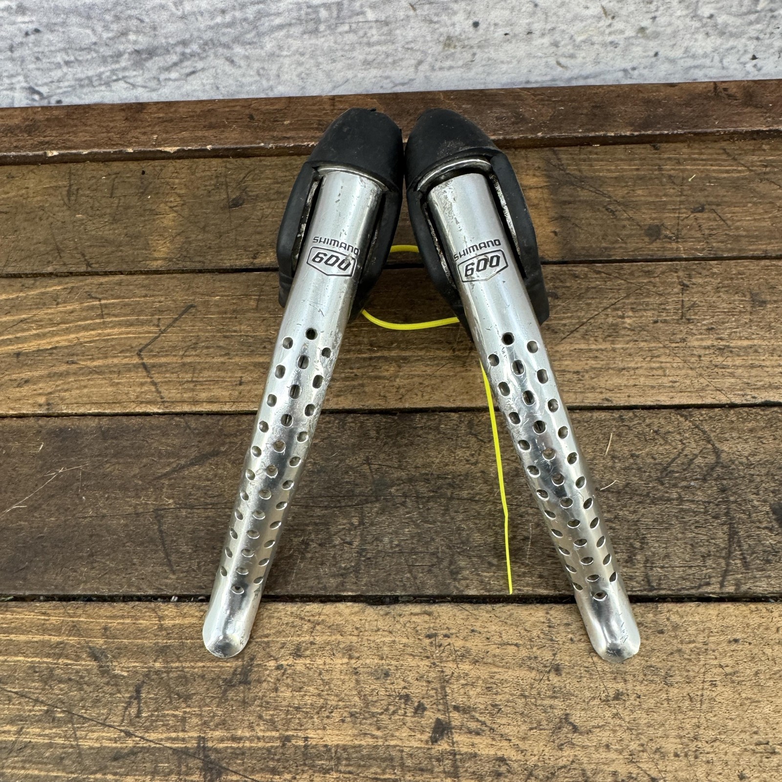 Vintage Shimano 600 Arabesque Brake Levers Drilled A’ME Hoods Drop Bar Road Bike