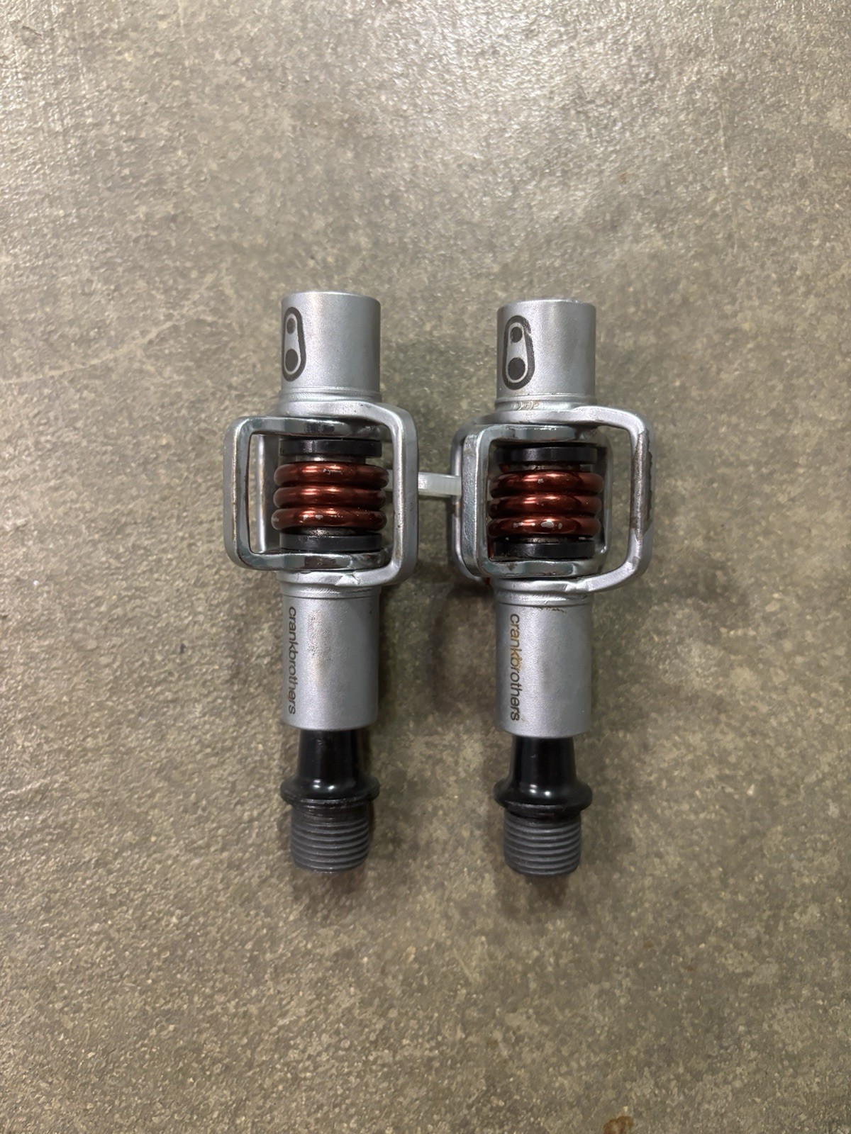 Crankbrothers Egg Beater 1 Pedals (Silver w/Red Spring) [14792]