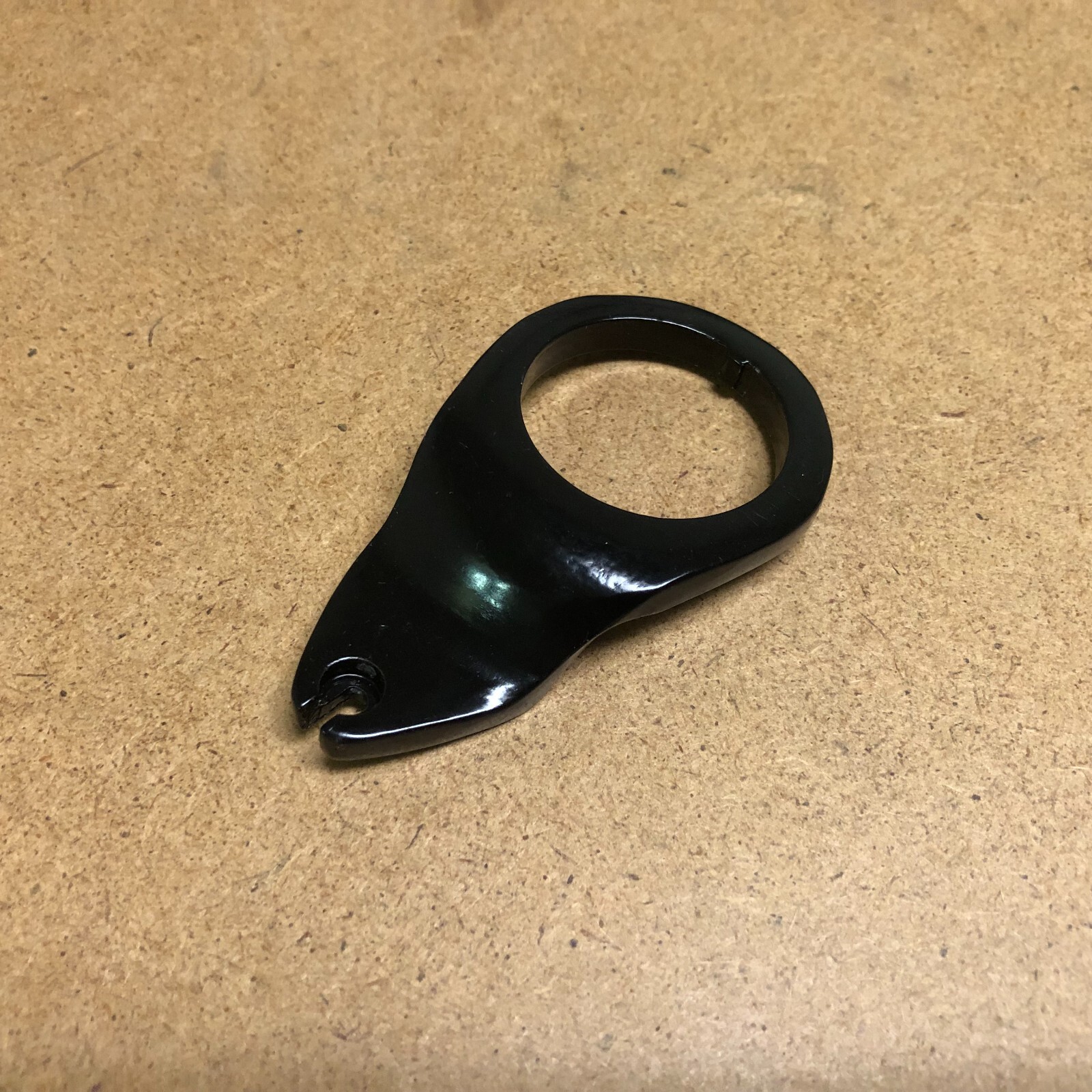 New KALLOY Threaded Headset Cable Hanger 1″ 25.4mm Anodized Black