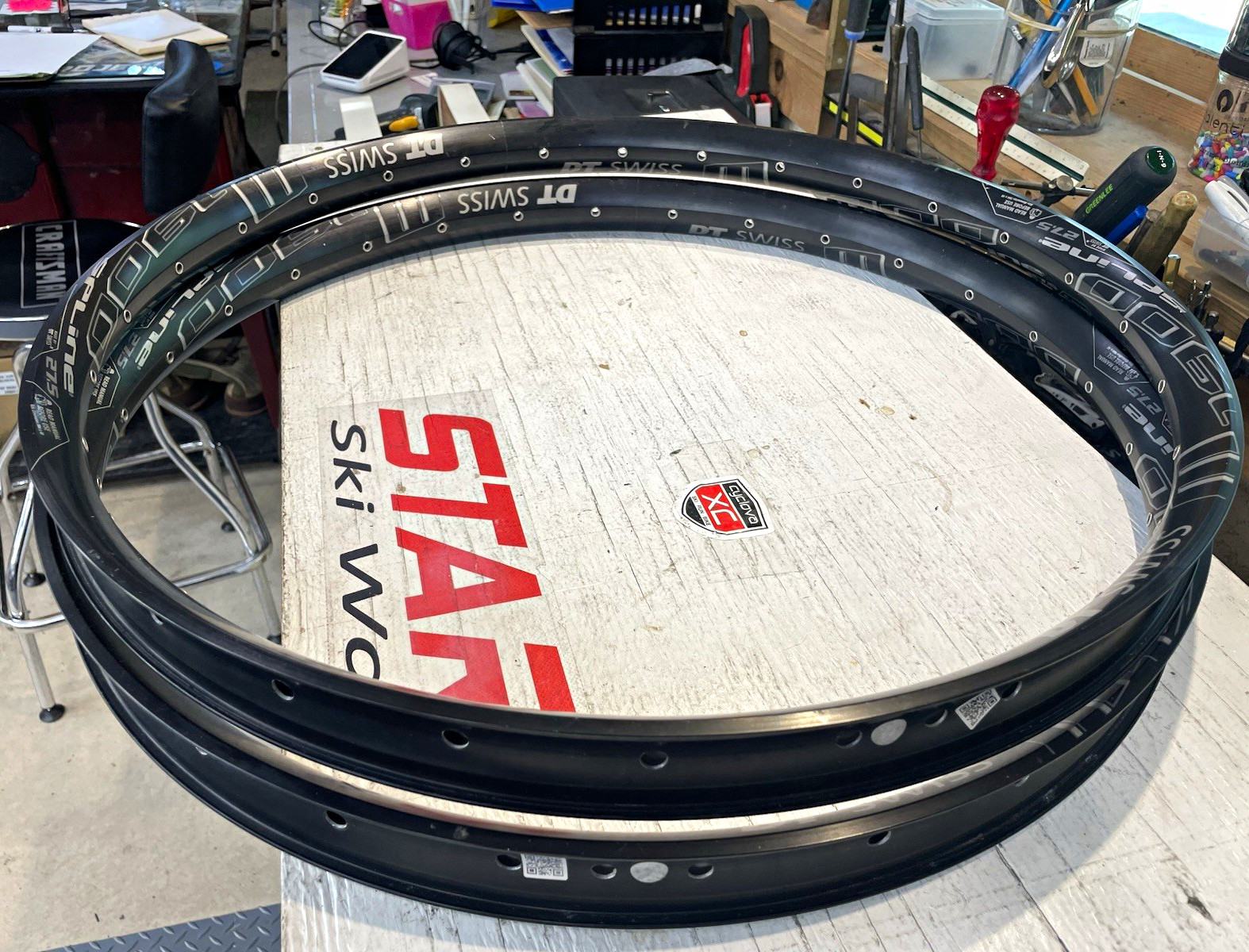 DT Swiss R 470 27.5 Aluminum Clincher/ tubeless Rim mm wide Black Presta