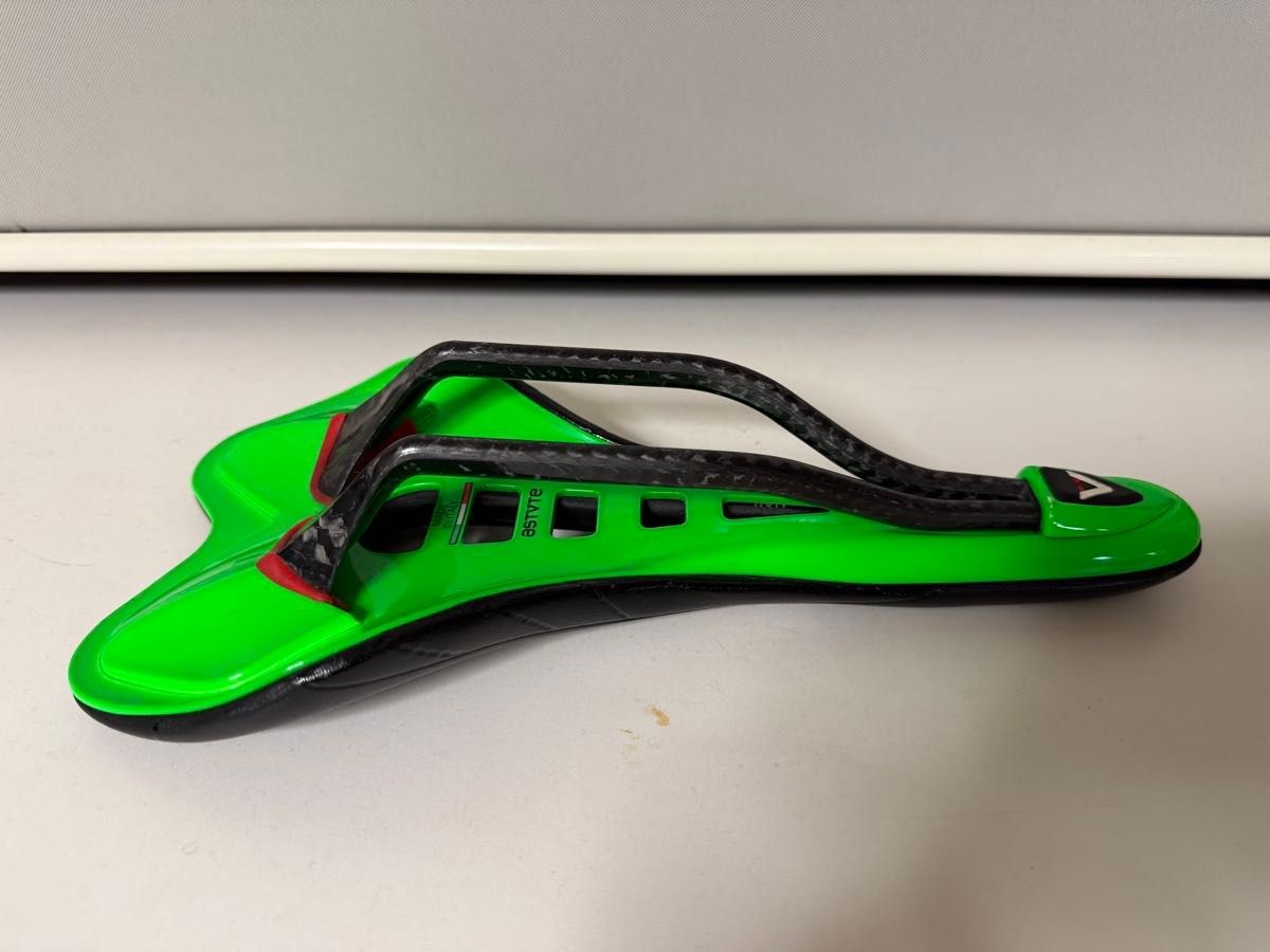 Astute SKYLITE Road Bike Saddle Carbon Rail ASTUTE