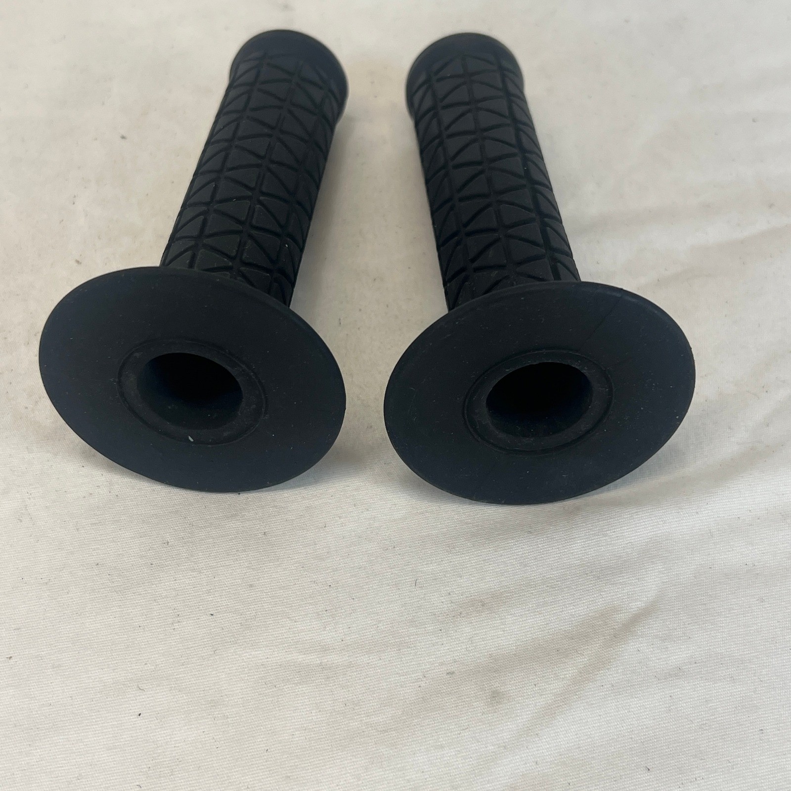 AME Triangle Pattern Handlebar Grips Black VTG Old School BMX MX Pair 4.75 Inch