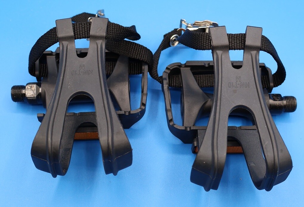 Plastic/Composite bike pedals with clips NW-T10 M