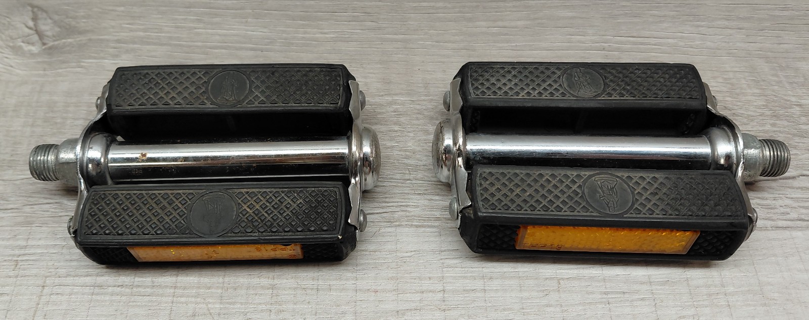 Vintage Raleigh Rubber Block Platform Pedals Black Sports 9/16″ Reflectors