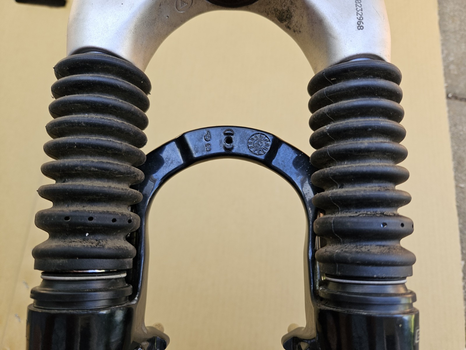 26″ Manitou Six Elite 80mm Mountain Bike Front Fork 1-1/8″ Steerer Disc V Brake