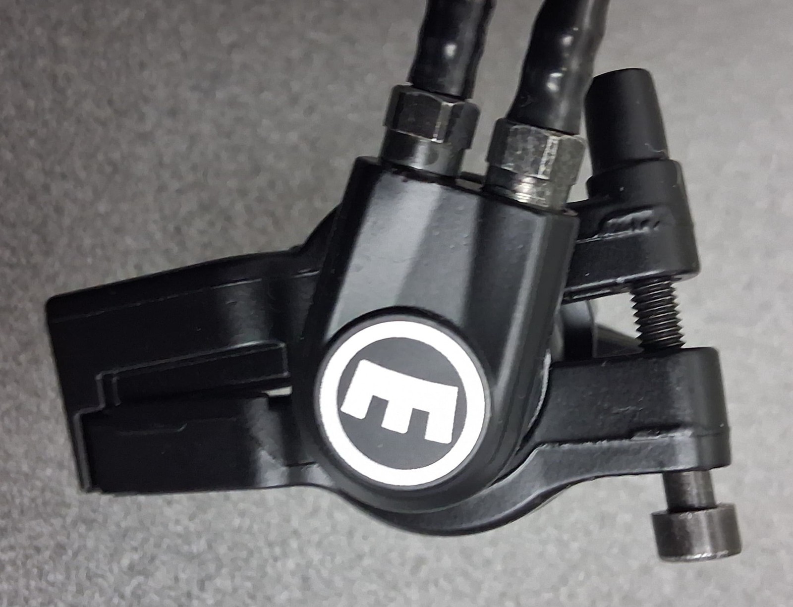 Magura HS11 Linear Pull Brake and Lever – Front or Rear, 4-Finger Lever, Black