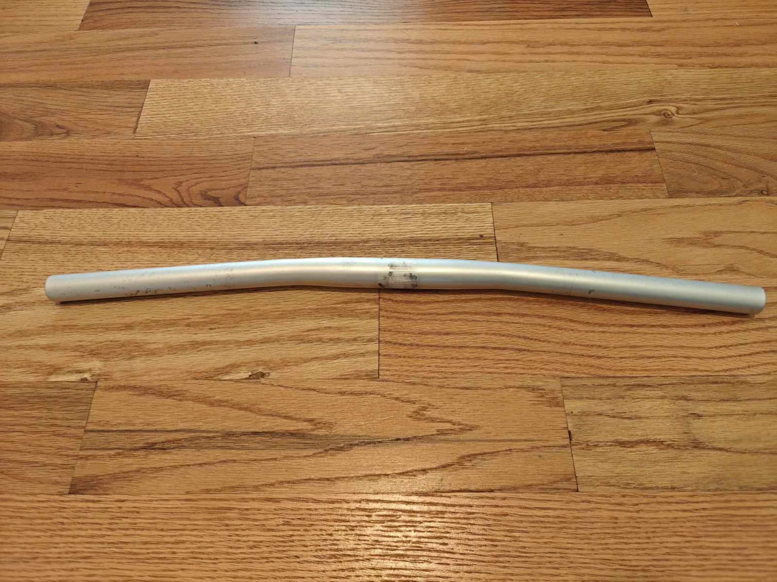 Trek System 2 Flat Handlebar 560mm 25.4 Clamp Aluminum Mountain Bike Silver
