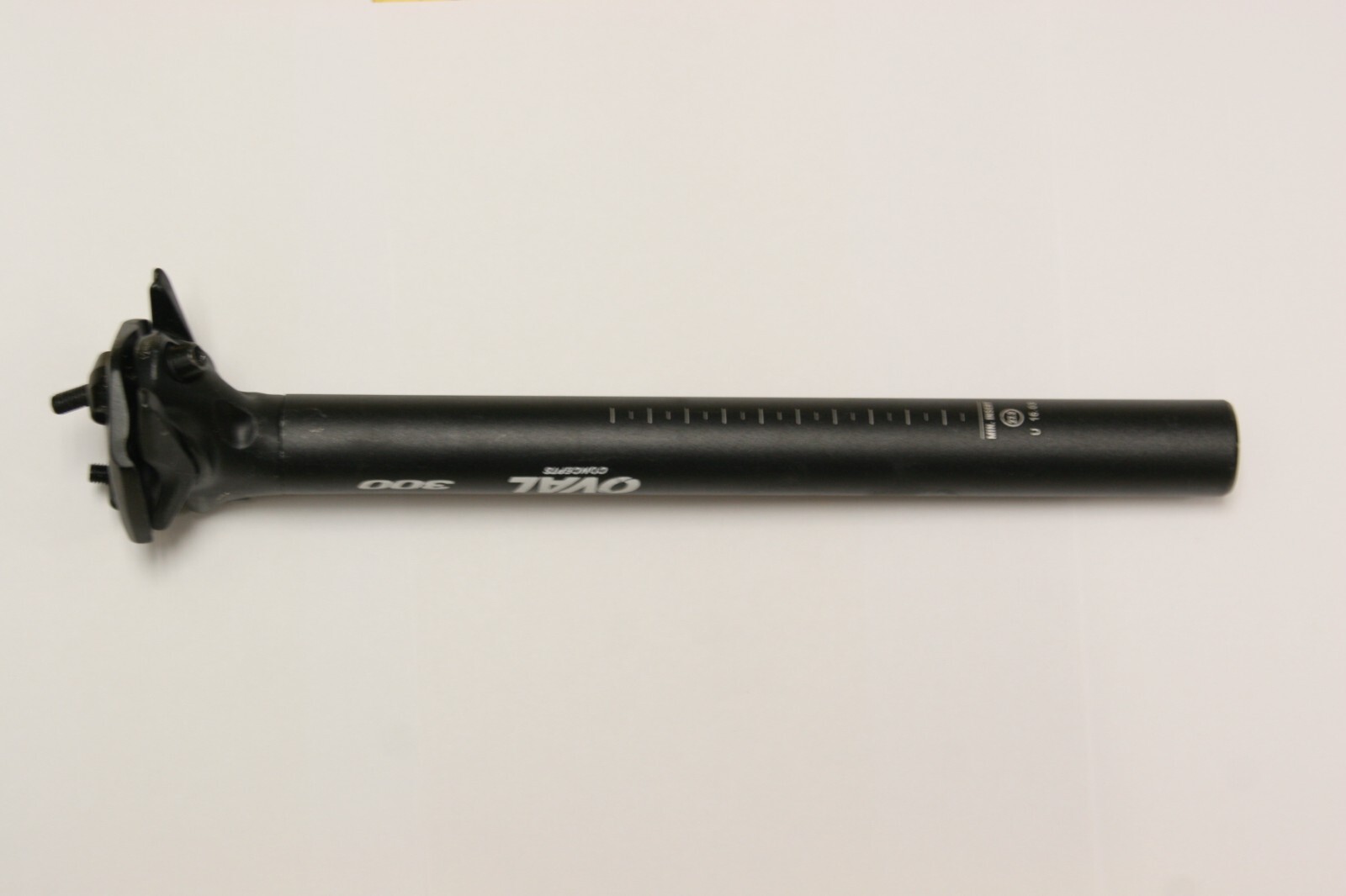 Oval Concepts 300 Alloy 2 bolt Seat post 27.2 x 300 mm SP34