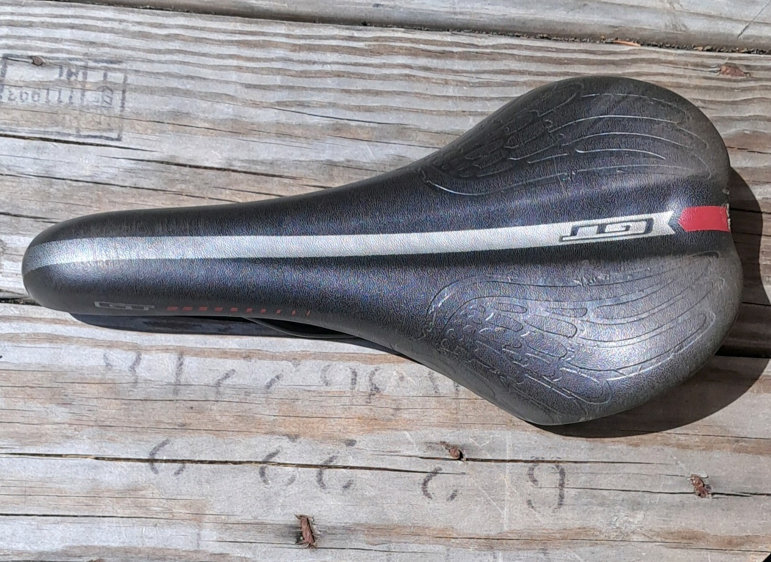 GT Racing Saddle Black Red Universal Bike Synthetic Steel Plastic