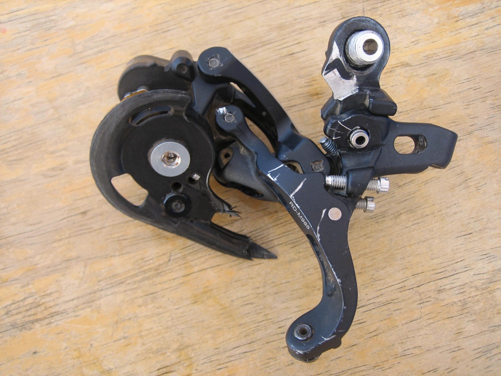 Broken Shimano XTR RD-M985 Rear Derailleur For Parts Harvesting