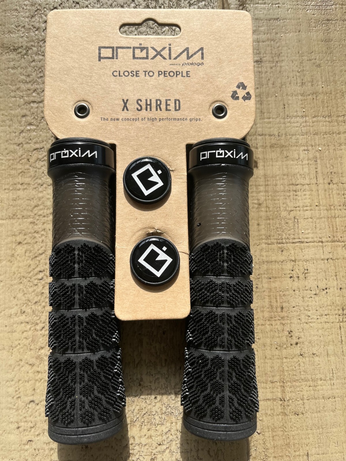 Prologo X Shred Proxim High Grip Locking MTB/Flat/Riser Handle Bar Grips Bk/Grey