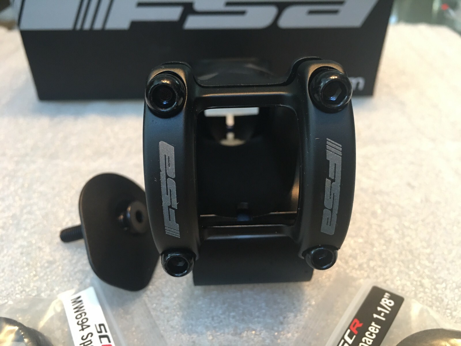 FSA SLK-SCR Stem for either 1 1/8th or 1 1/4″ steerer tube 6 deg x 31.8mmx110mm