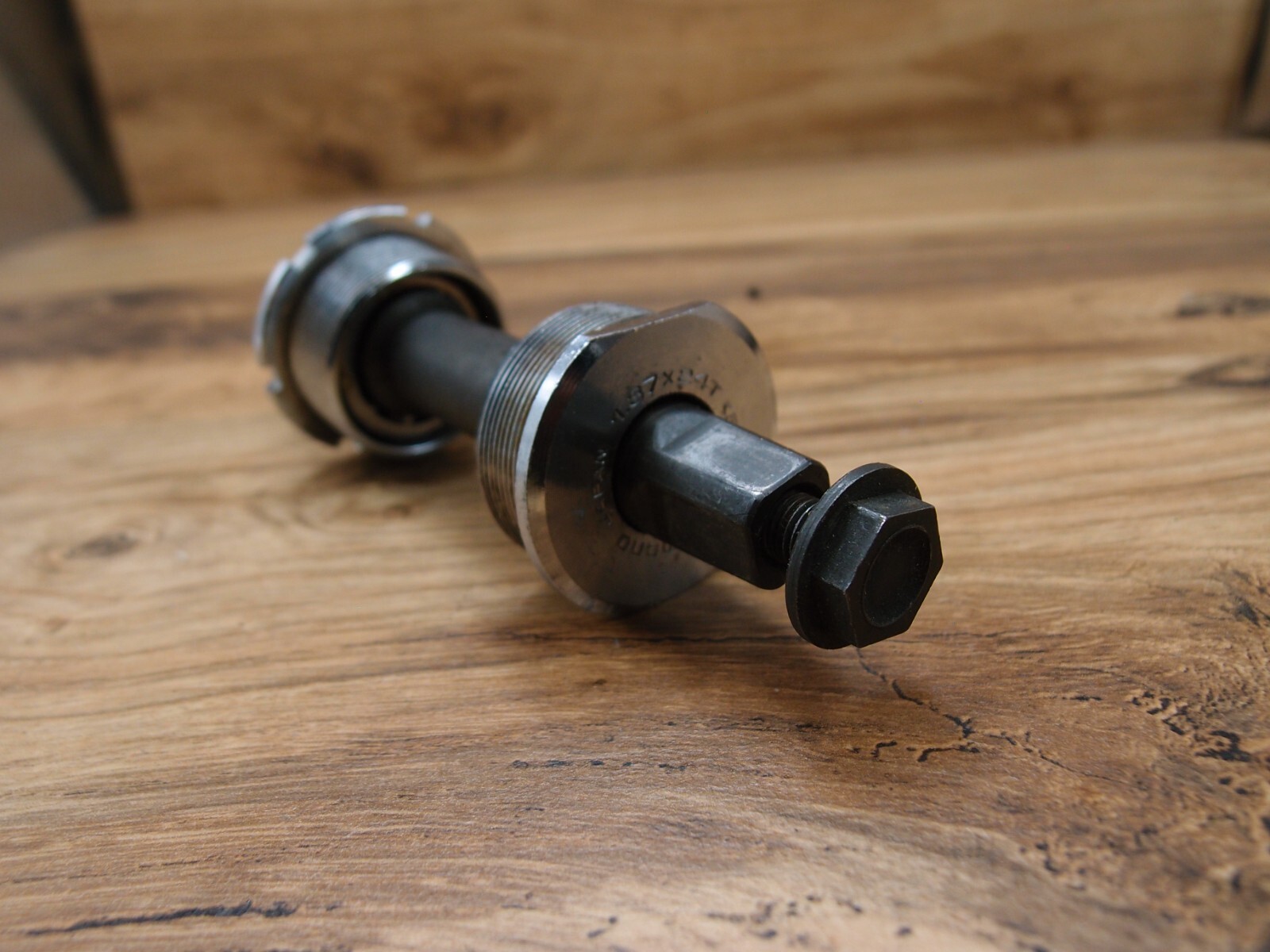 bottom bracket Shimano 600 Arabesque VIA Japa One Key Release 116 mm BSA / 68 mm