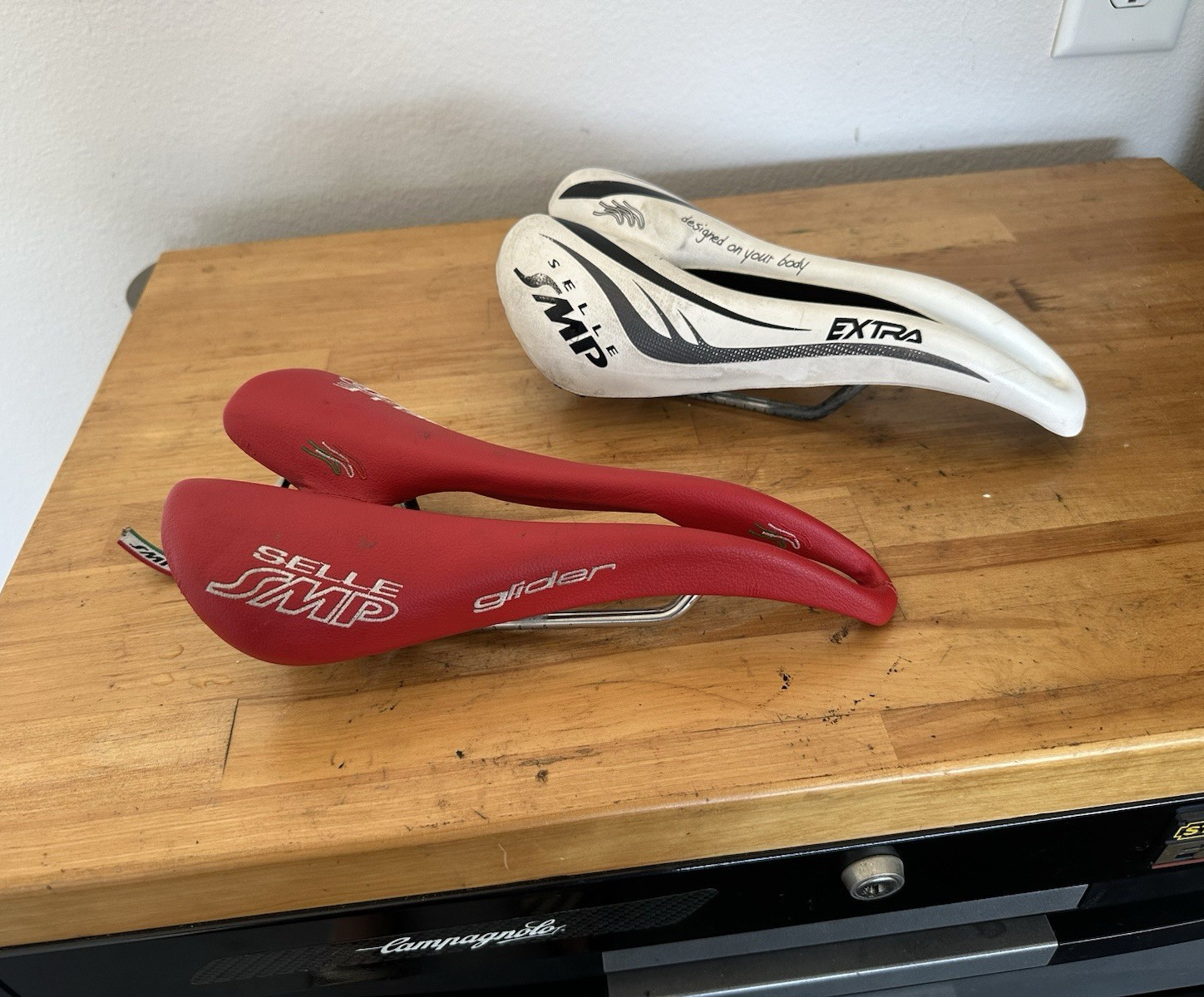 Selle SMP Glider & Extra Cutaway Road Bike Saddles Red/White Lot of 2