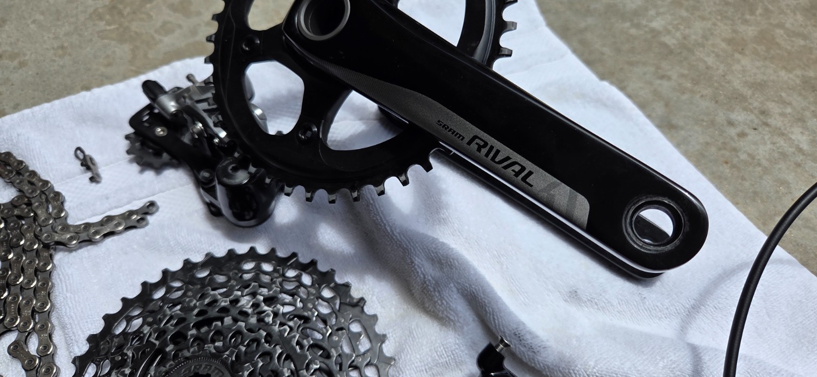 SRAM Rival 1X 11-Speed Mechanical Groupset with Hydraulic Brakes –