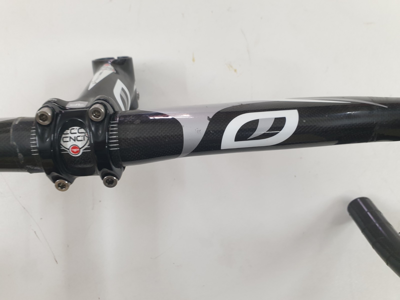 Pinarello Most Jaguar XFC Aero Di2 Carbon Handlebar 440 mm & Stem Most 110 mm