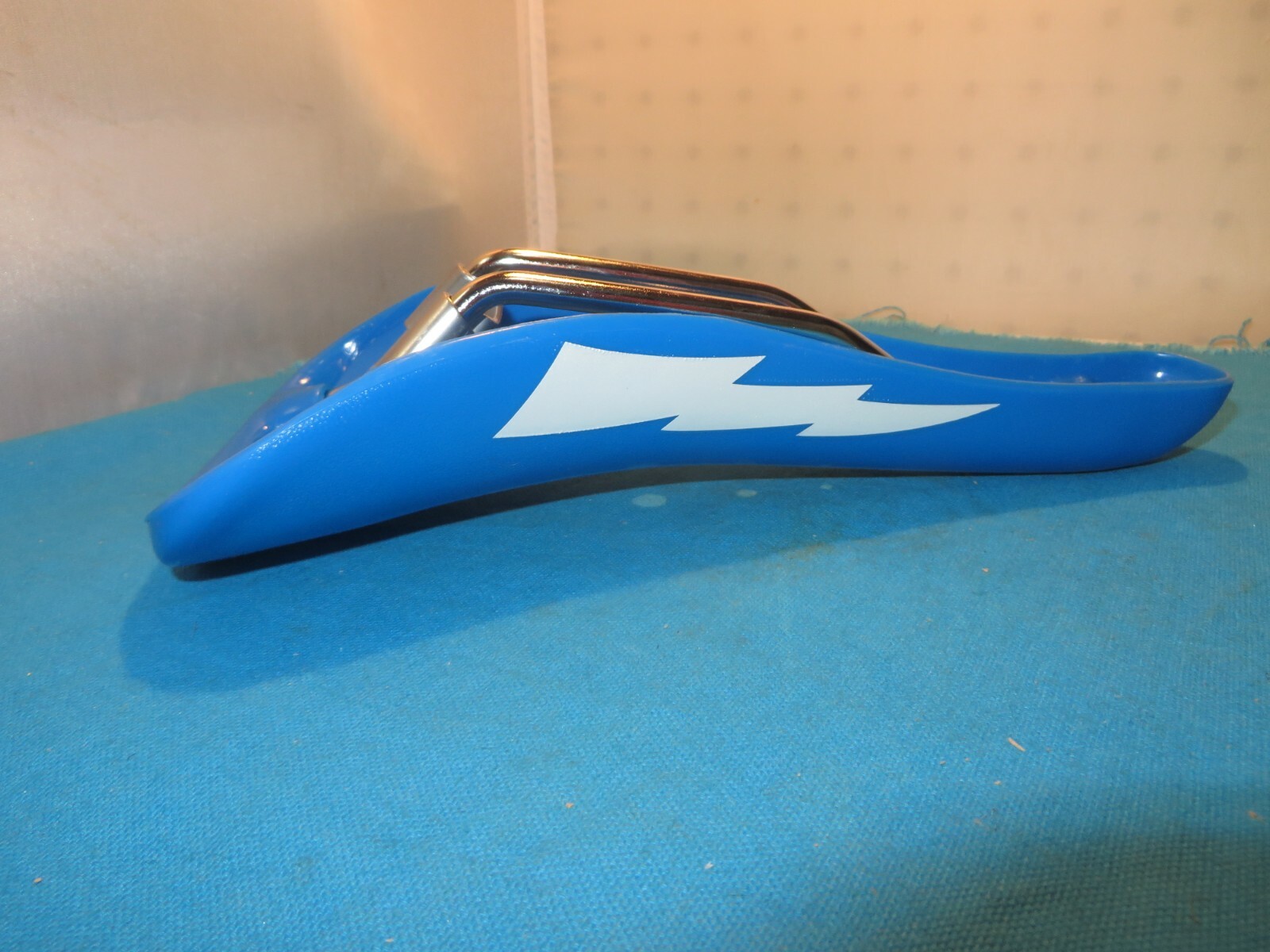 SE Racing BMX Blitz Blue Bicycle Seat with Bottle Opener Brace – New