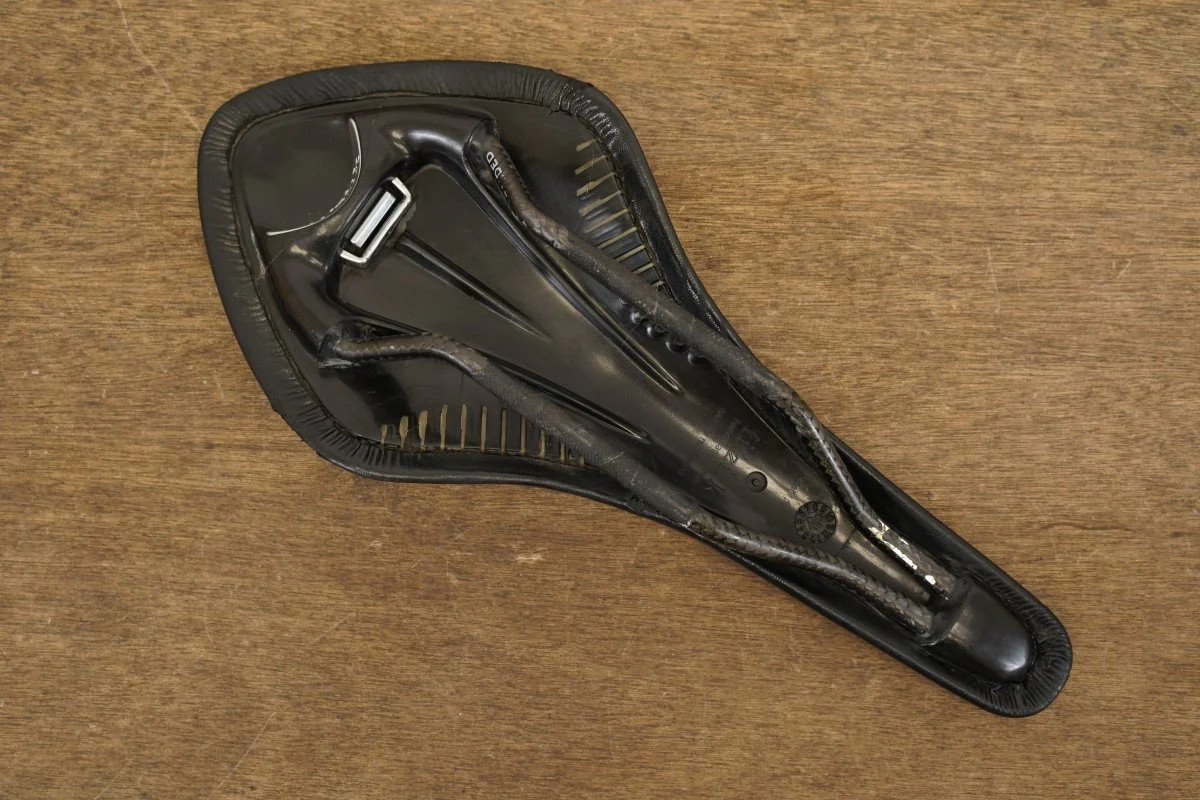 126mm (Regular) Fizik Arione R1 Carbon Rail Road Saddle 188g