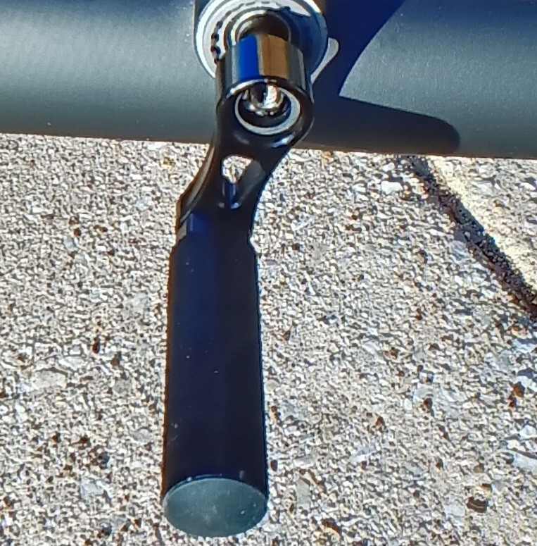 Footpegs Set with Installation Tool and Thread Locker