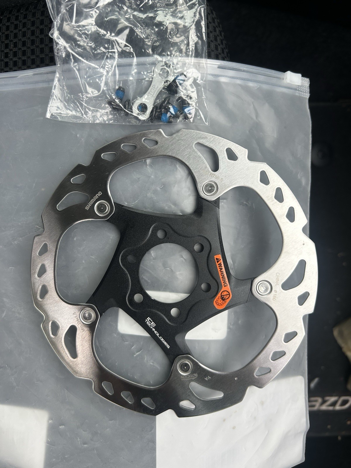 Shimano SM-RT86 6 Bolt Disc Rotor Unit – Black