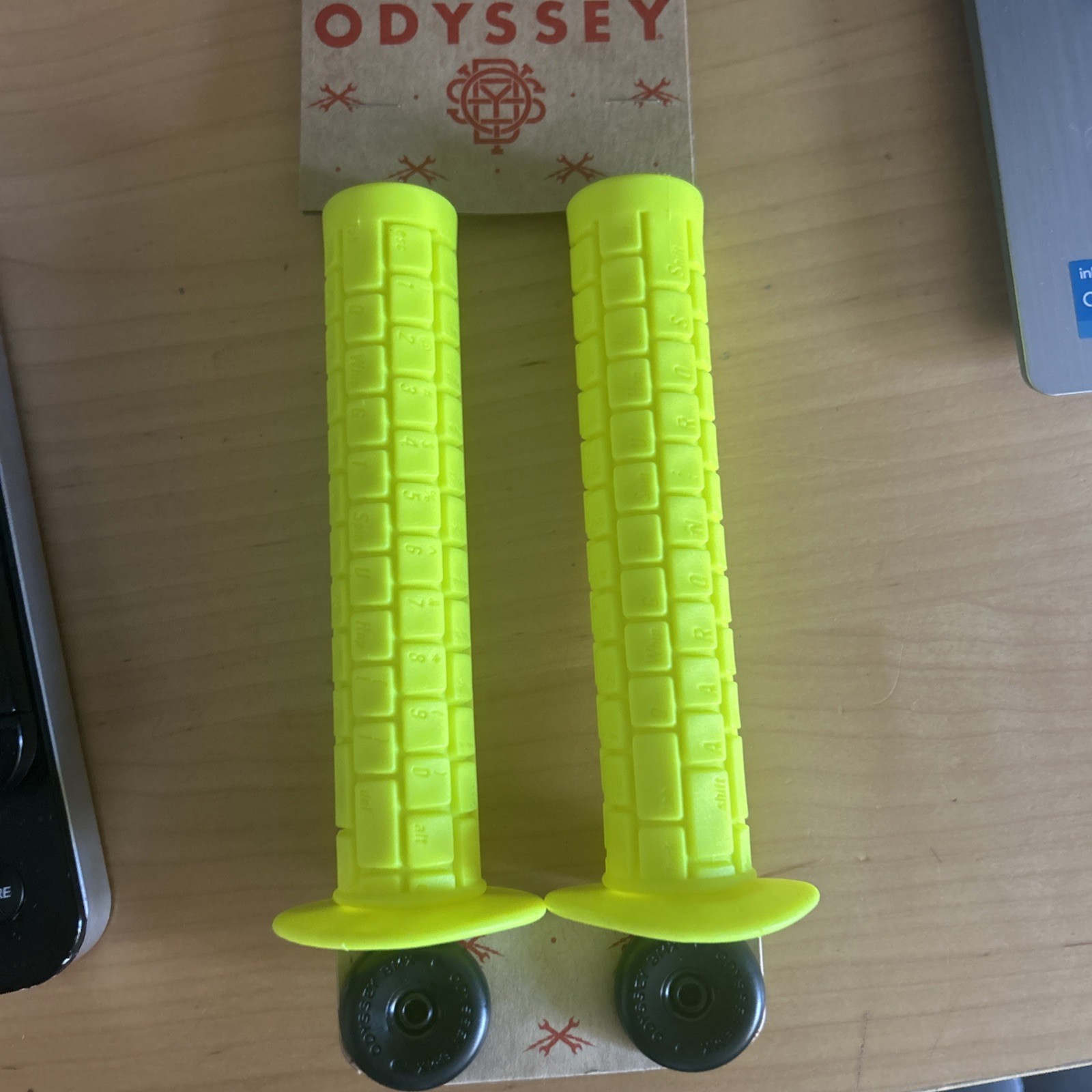 Odyssey Keyboard V1 Grips with Flange – FLO Yellow | Durable BMX Freestyle Bike