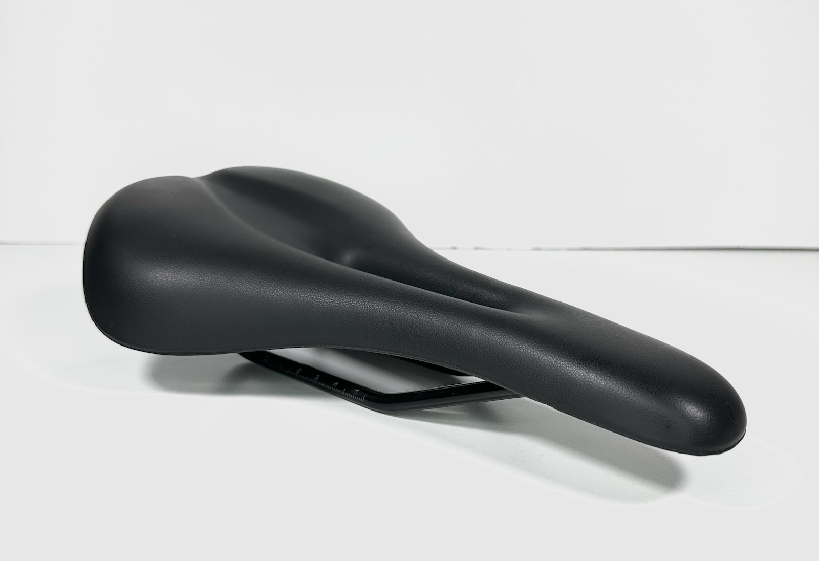 Coinlli Cut Away Racing Saddle 155mm