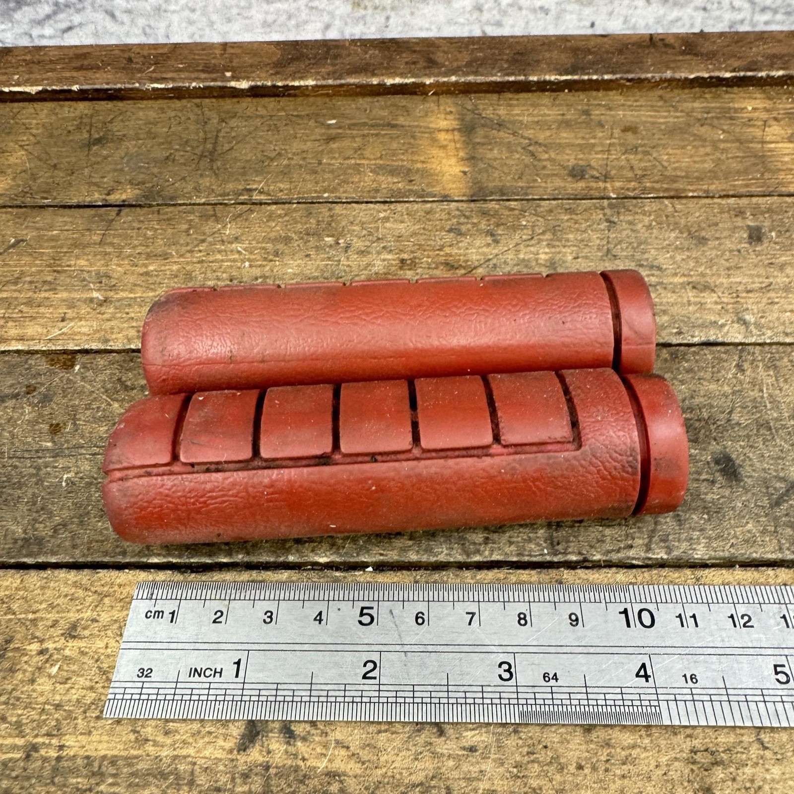 Vintage Huffy Rawhide Grips Red Muscle Bike Cruiser Slip On 4.5 In Rubber 1970s