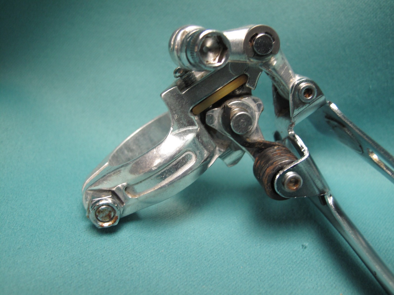 Shimano 600 Arabesque Front Derailleur 28.6mm Clamp Double