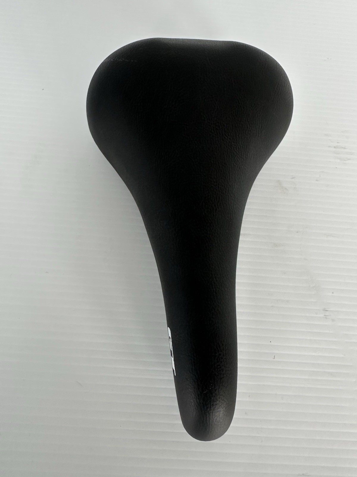 NOS GT OEM Mountain Bike Saddle Black Take-Off Seat Vintage 1990s Never Ridden