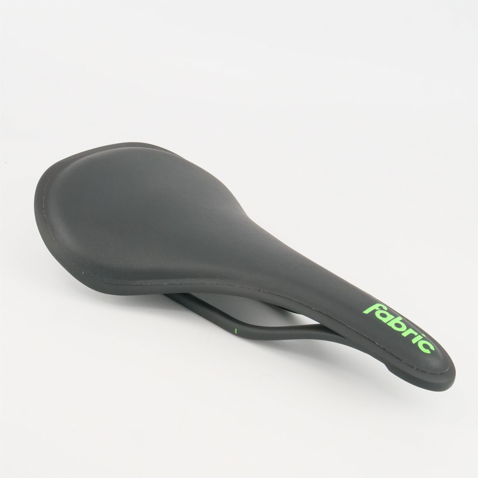 Fabric ALM Ultimate Shallow Saddle Carbon 142mm x 282mm 7x9mm Rails Black 145g