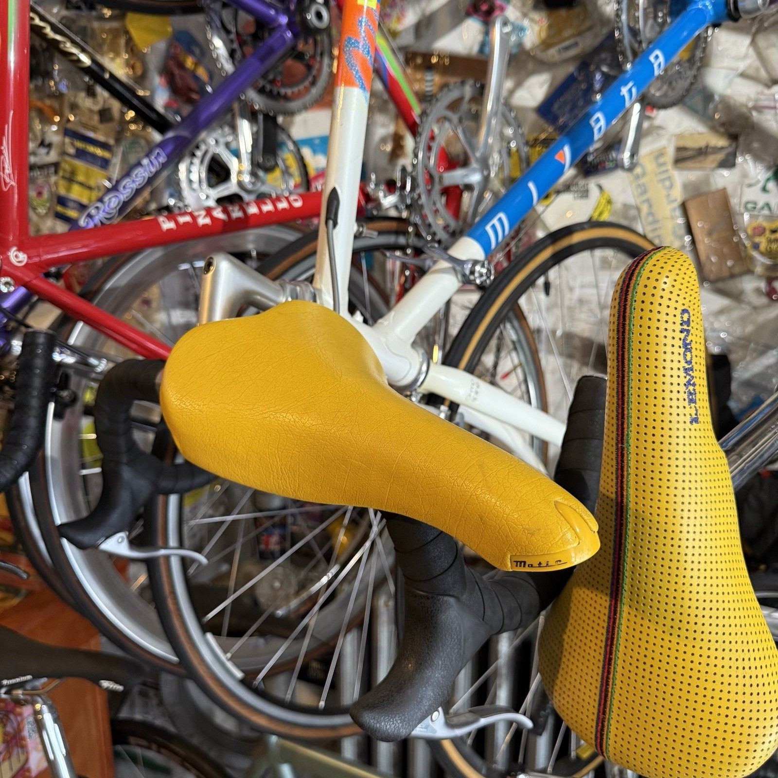 VINTAGE 1980’s / 90’s SELLE ITALIA TURBOMATIC SADDLE RARE TITANIUM RAILS YELLOW