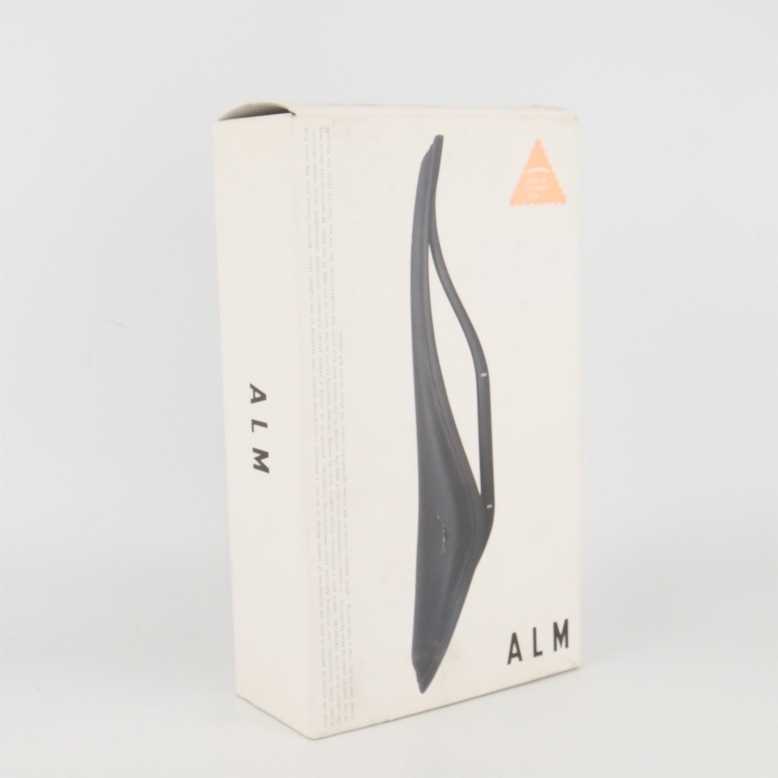 Fabric ALM Ultimate Shallow Saddle Carbon 142mm x 282mm 7x9mm Rails Black 145g
