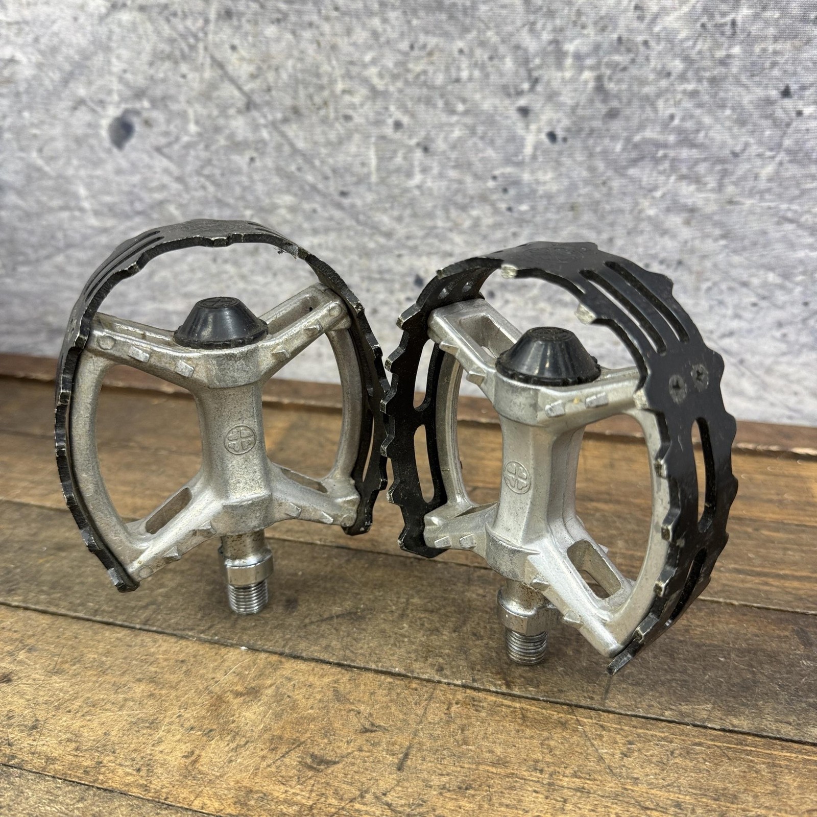 Vintage VP-747 BMX Bear Trap Bike Pedals 1/2 In VP Black OPC 1PC Old School