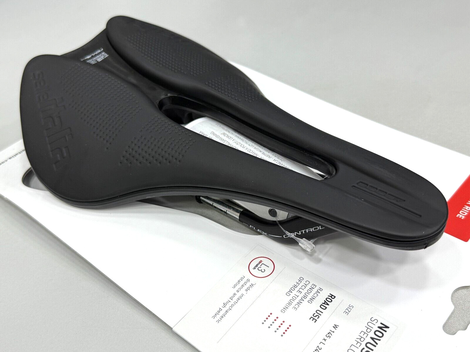 Selle Italia Novus Boost Evo Superflow Fec Alloy Saddle L3 (145 x 245mm ) Black