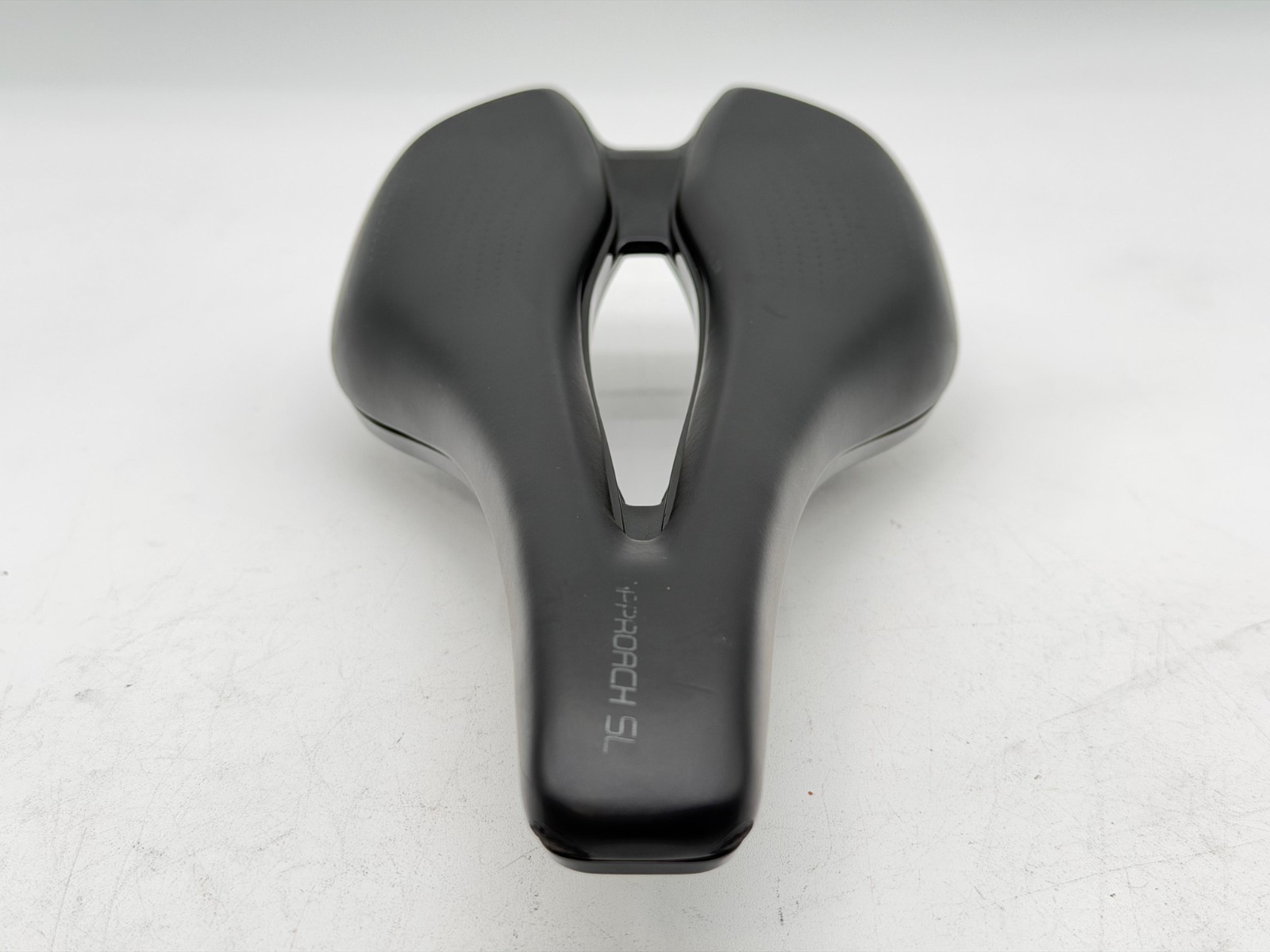 Giant Approach Particle Flow Bicycle Saddle 145mm