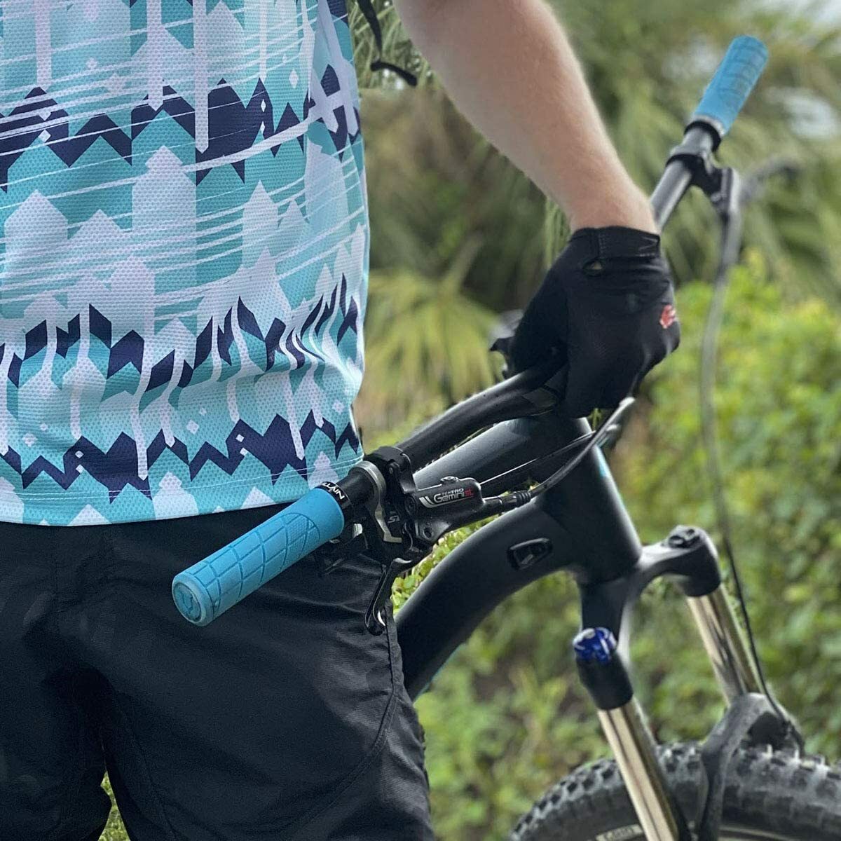VILLAIN – Arrest 1st Offense Universal Handlebar Grips For Bicycle Ergonomic