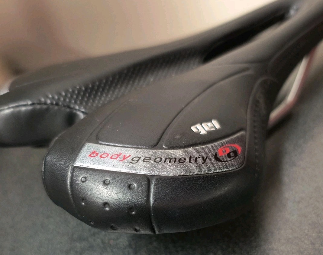 Specialized Avatar Comp Gel Saddle 143mm Black Velo