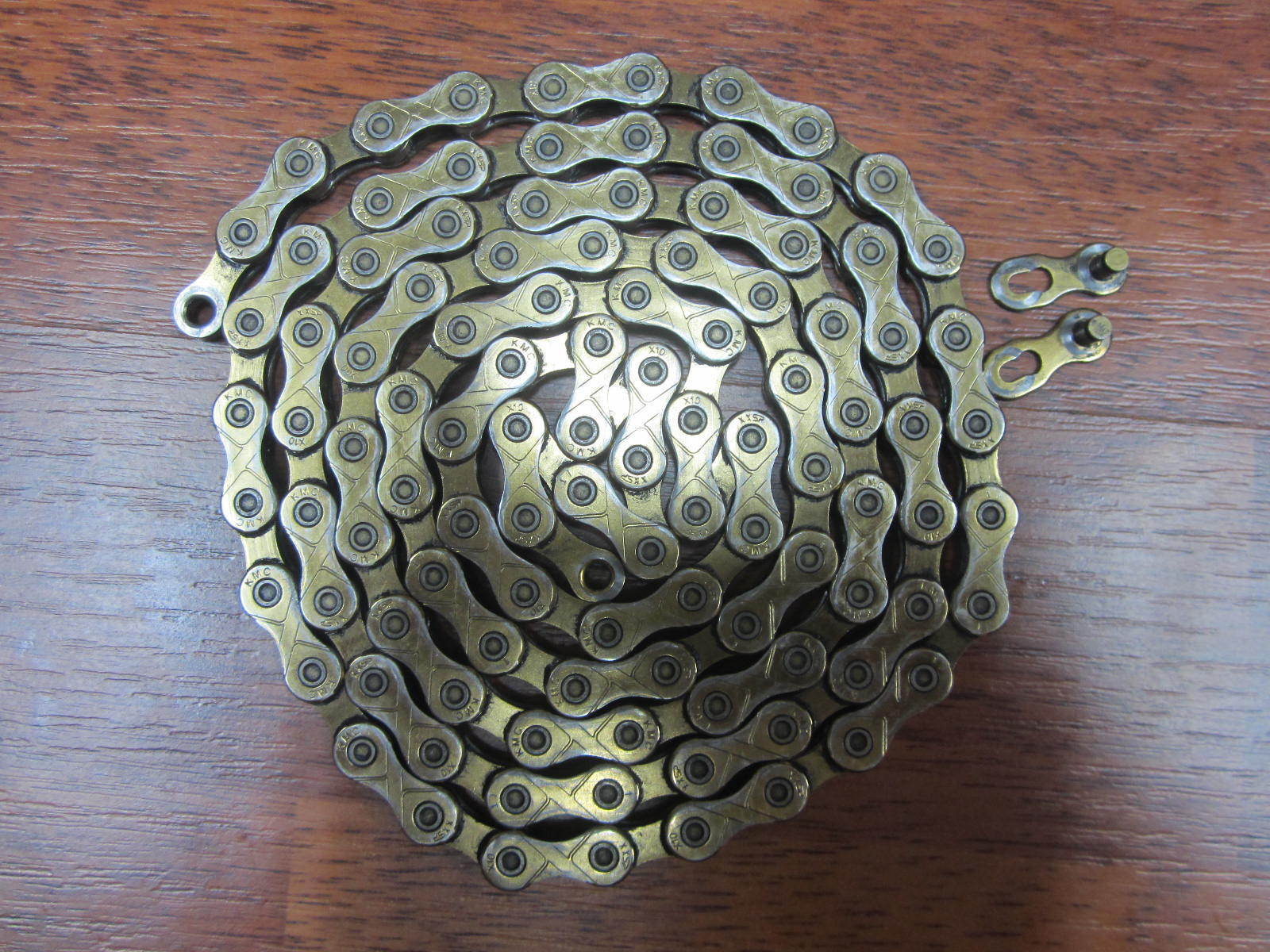 KMC XXSP GOLD 10 SPEED CHAIN WITH QUICK LINK 106 LINKS